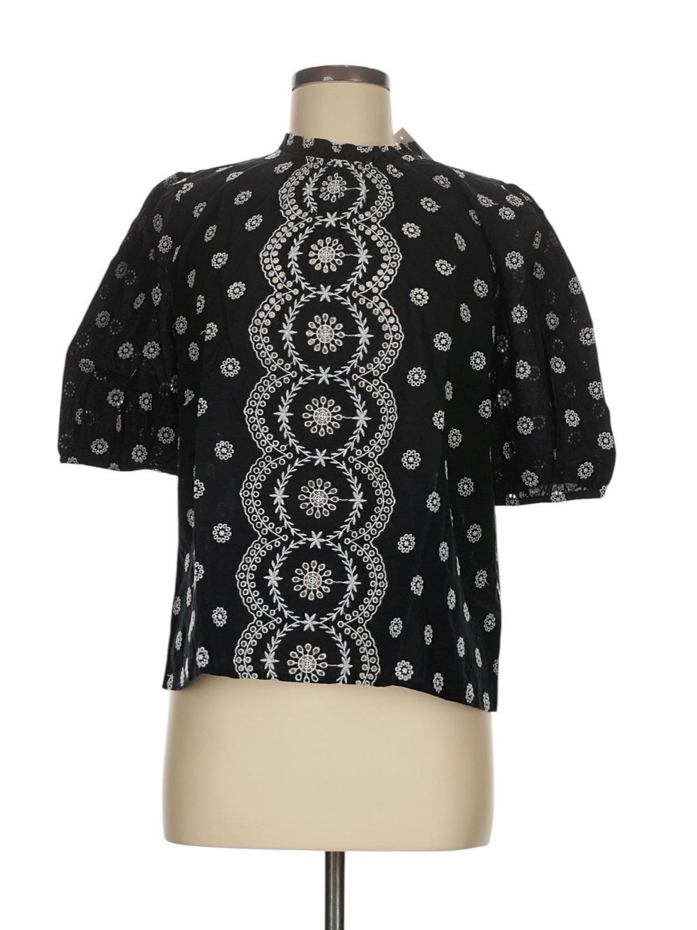 Loft Black & White Embroidered Puff Sleeve Top Medium Short Sleeve Office NWT